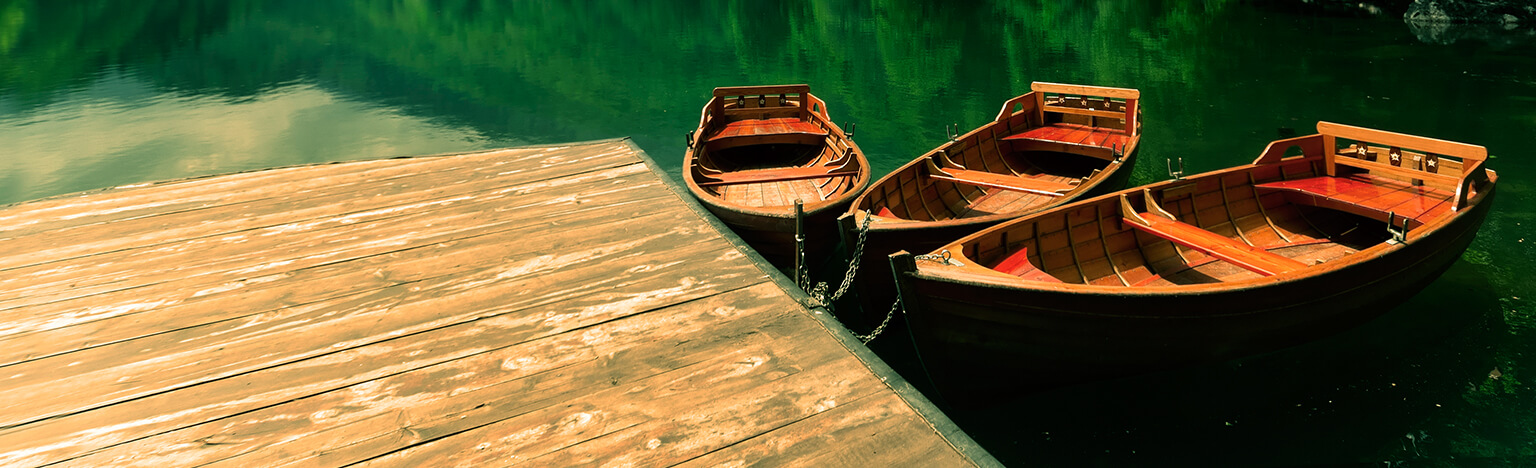 Boats on lake (tablet)